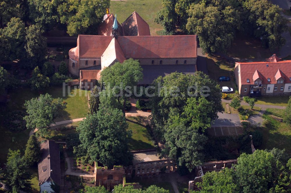 Luftaufnahme Arendsee (Altmark) - Straße der Romanik: Blick auf das Klostergelände der Kleinstadt Arendsee