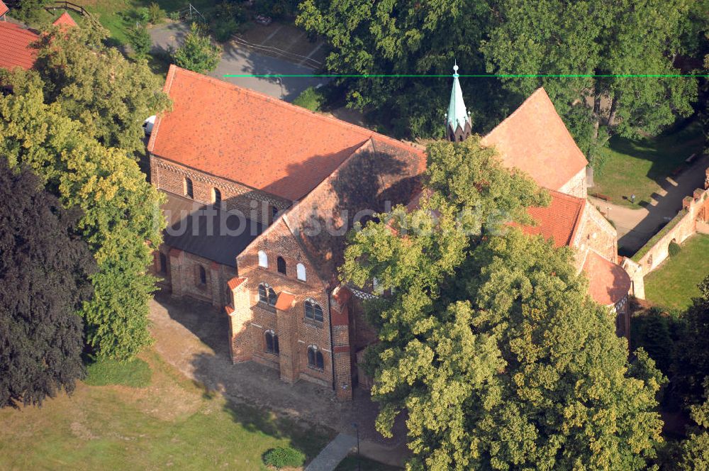 Luftaufnahme Arendsee (Altmark) - Straße der Romanik: Blick auf das Klostergelände der Kleinstadt Arendsee