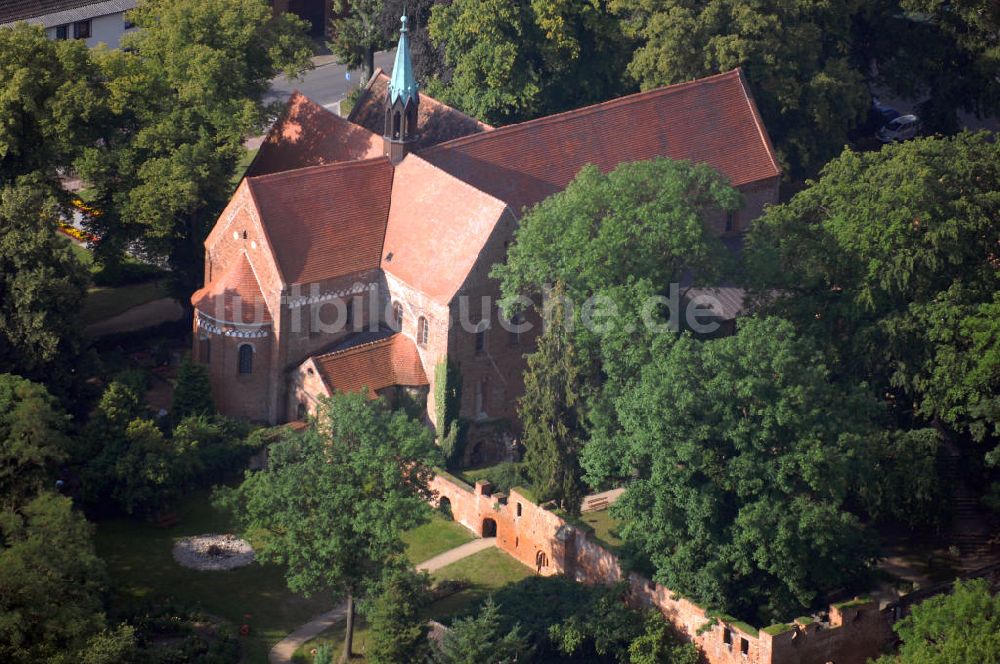 Luftaufnahme Arendsee (Altmark) - Straße der Romanik: Blick auf das Klostergelände der Kleinstadt Arendsee