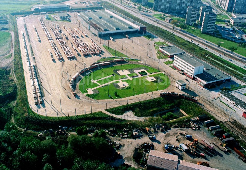 Berlin Marzahn von oben - Straßenbahn- und Bus Depot des BVG Betriebshof Marzahn in Berlin