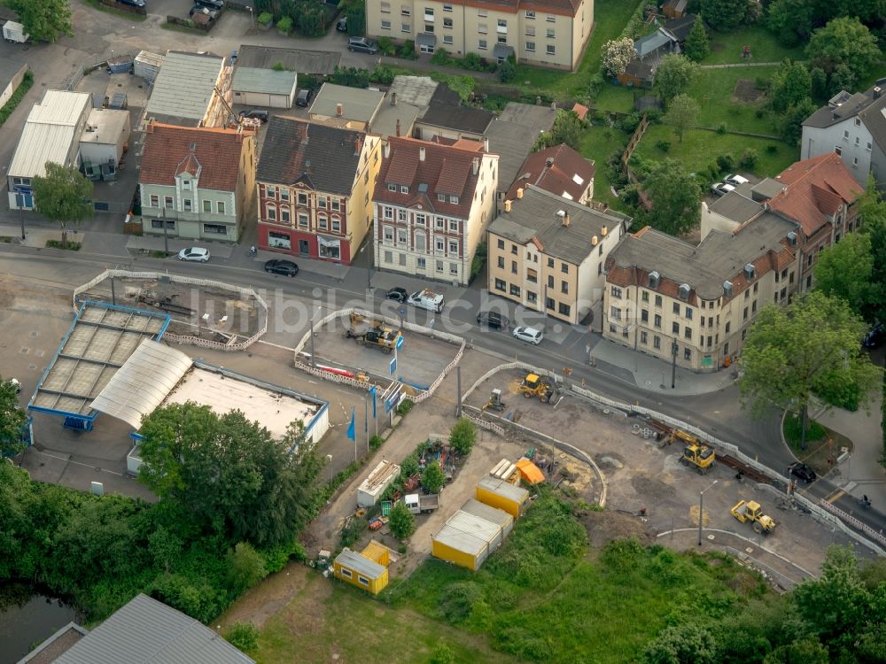 Bochum aus der Vogelperspektive: Straßenbahnbau der Linie 310 und Erneuerung von Versorgungsleitungen in der Hauptstraße B235 in Bochum im Bundesland Nordrhein-Westfalen