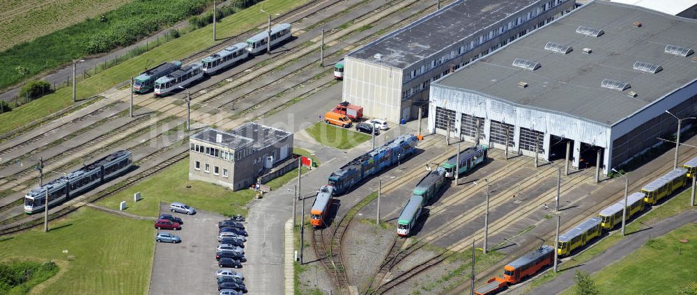 Luftbild Magdeburg - Straßenbahndepot am Deichwall im Gewerbegebiet Nord Magdeburg