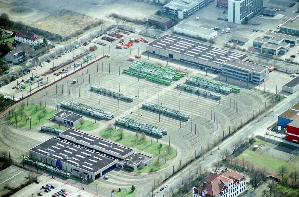 Luftbild Hannover - Straßenbahndepot der üstra Hannoversche Verkehrsbetriebe AG Stabsbereich Public Relations,Postfach 25 40,30025 Hannover Telefon (05 11) 16 68-0,Telefax (05 11) 16 68-26 66 Udo Iwannek ,Tel