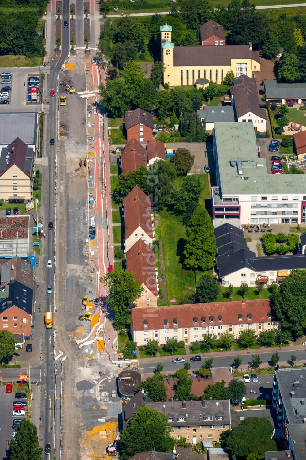 Gladbeck von oben - Straßenbauarbeiten am Verlauf der Horster Straße in Gladbeck im Bundesland Nordrhein-Westfalen