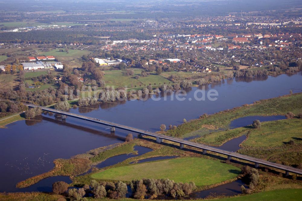 Luftbild Wittenberge - Straßenbrücke über die Elbe