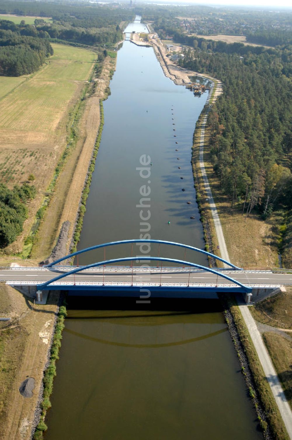 Wusterwitz von oben - Straßenbrücke L96 über den Elbe-Havel-Kanal bei Wusterwitz