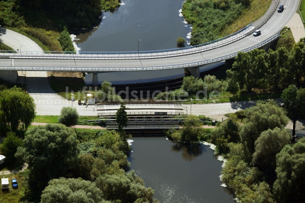 Luftaufnahme Hamburg - Straßenbrücke und Eisenbahnbrücke über die Alte Süderelbe in Hamburg