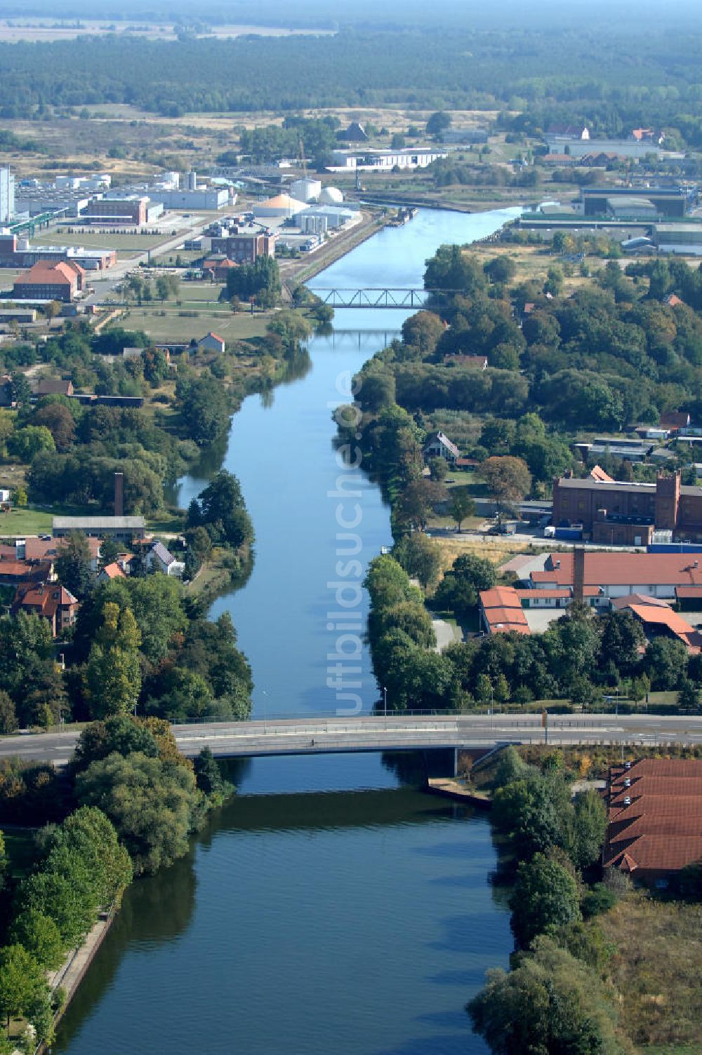 Luftbild GENTHIN - Straßenbrücke Genthin