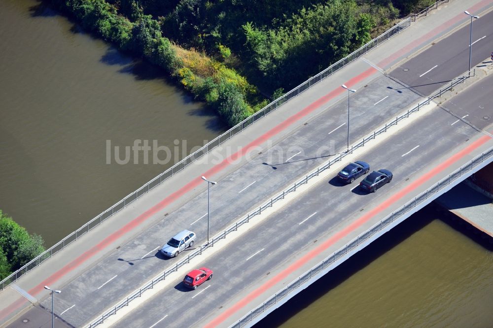 Luftaufnahme Genthin - Straßenbrücke Genthiner Brücke im Bundesland Sachsen-Anhalt