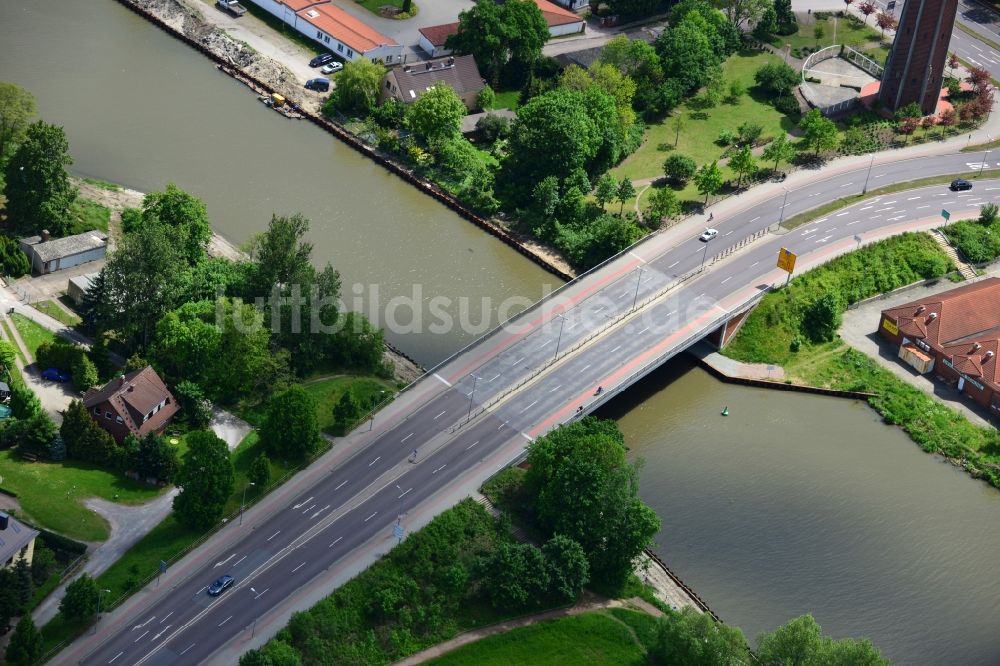 Luftaufnahme Genthin - Straßenbrücke Genthiner Brücke im Bundesland Sachsen-Anhalt