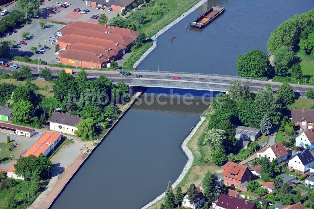 Genthin von oben - Straßenbrücke Genthiner Brücke im Bundesland Sachsen-Anhalt