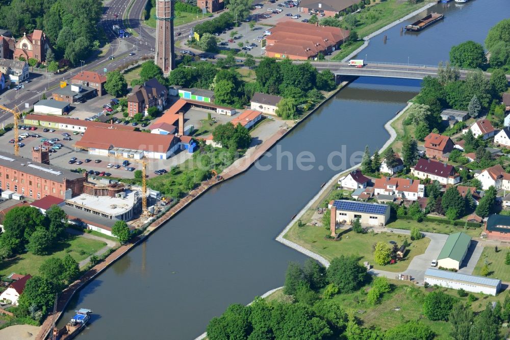 Genthin von oben - Straßenbrücke Genthiner Brücke im Bundesland Sachsen-Anhalt