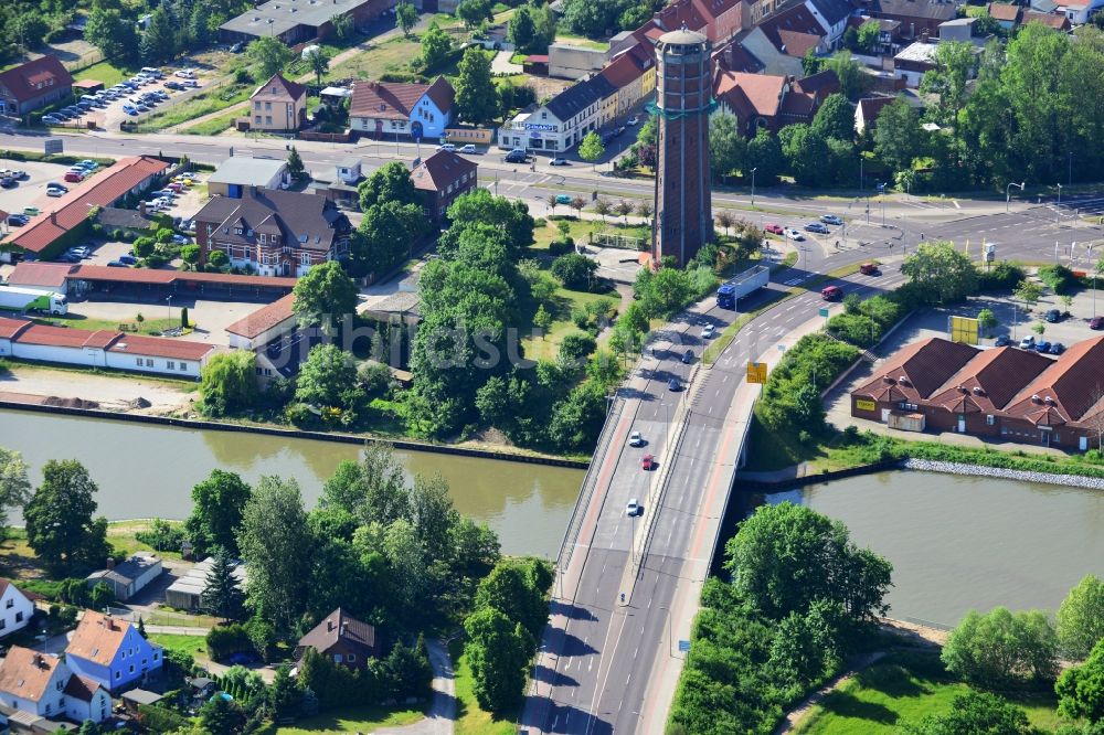 Genthin aus der Vogelperspektive: Straßenbrücke Genthiner Brücke im Bundesland Sachsen-Anhalt