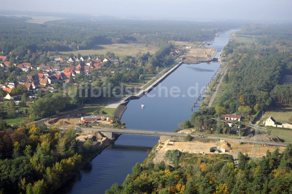 Wusterwitz von oben - Strassenbrücke und Schleuse Wusterwitz