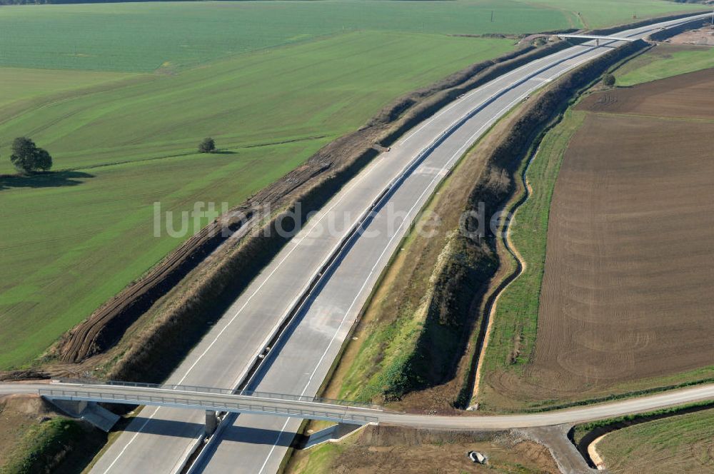 Luftbild Neukirchen - Strassenbrücke zwischen Hötzelsroda und Neukirchen an der A4