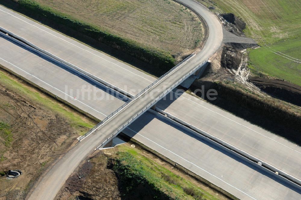 Neukirchen aus der Vogelperspektive: Strassenbrücke zwischen Hötzelsroda und Neukirchen an der A4