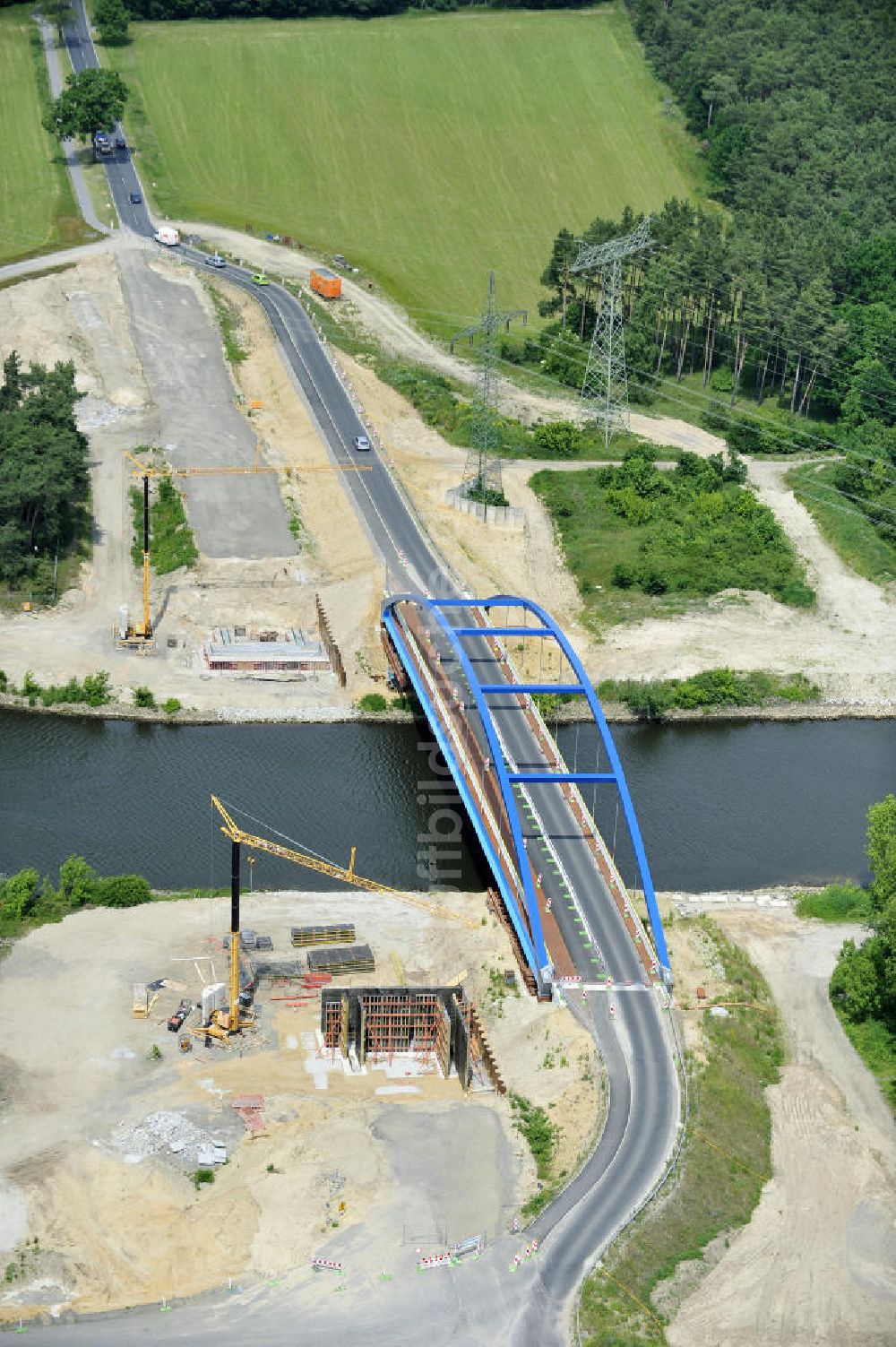 Wusterwitz von oben - Straßenbrücke zwischen Wusterwitz und Bensdorf über den Elbe-Havel-Kanal