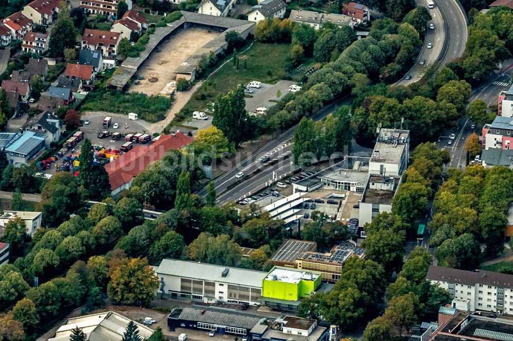 Baden-Baden aus der Vogelperspektive: Straßenführung der B500 Baden-Baden West in Baden-Baden im Bundesland Baden-Württemberg, Deutschland