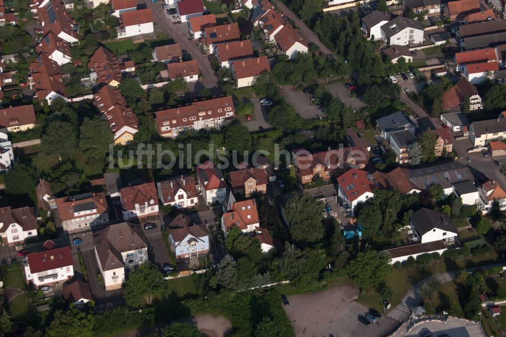 Kandel aus der Vogelperspektive: Straßenführung der Bismarkstr. in Kandel im Bundesland Rheinland-Pfalz, Deutschland