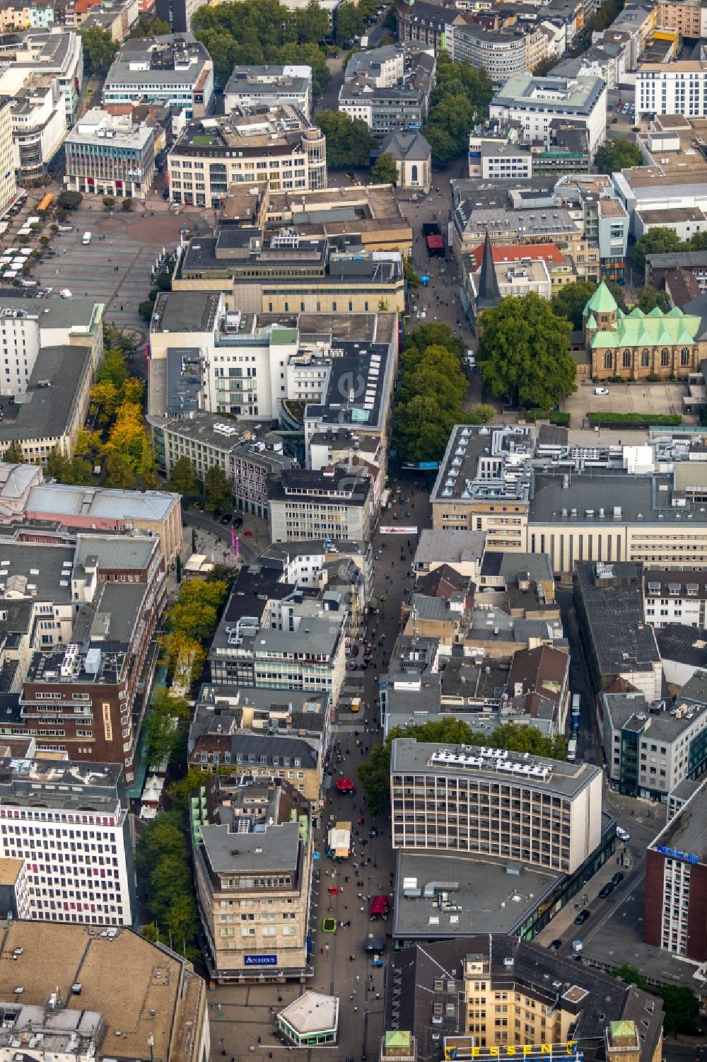 Essen aus der Vogelperspektive: Straßenführung der Flaniermeile und Einkaufsstraße Kettwiger Straße in Essen im Bundesland Nordrhein-Westfalen, Deutschland