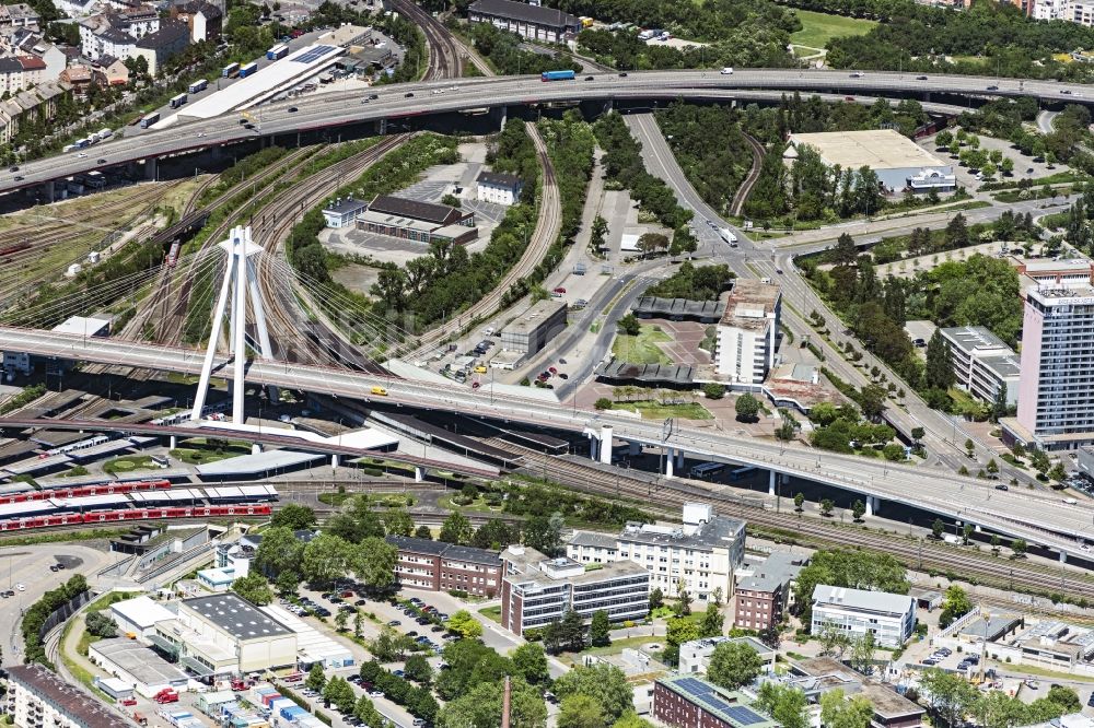 Luftbild Ludwigshafen am Rhein - Straßenführung der B37 in Ludwigshafen am Rhein im Bundesland Rheinland-Pfalz, Deutschland