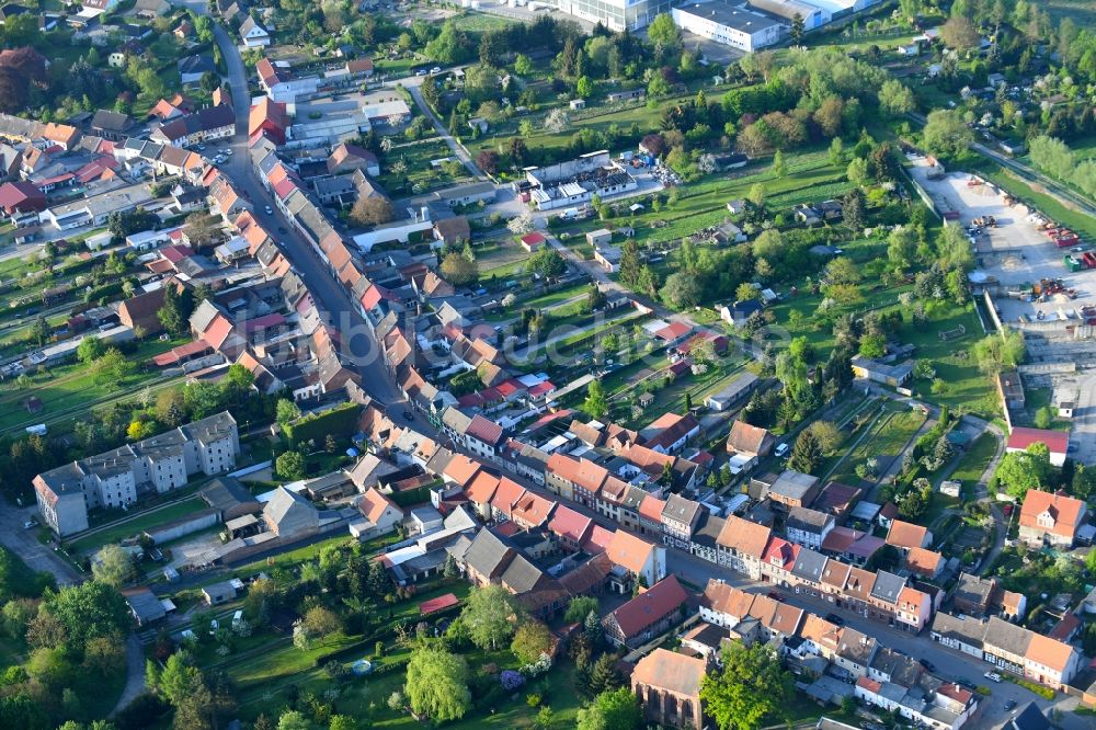 Salzwedel aus der Vogelperspektive: Straßenführung der Sankt-Georg-Straße in Salzwedel im Bundesland Sachsen-Anhalt, Deutschland