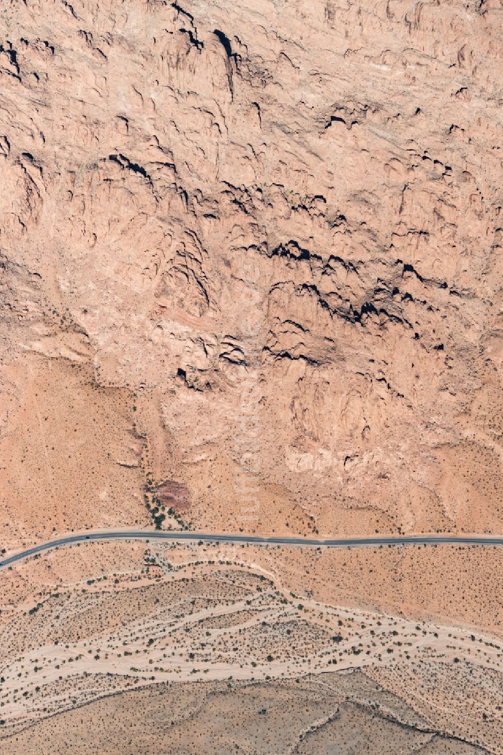 Moapa Valley aus der Vogelperspektive: Straßenführung Valley of fire Highway in Moapa Valley in Nevada, USA