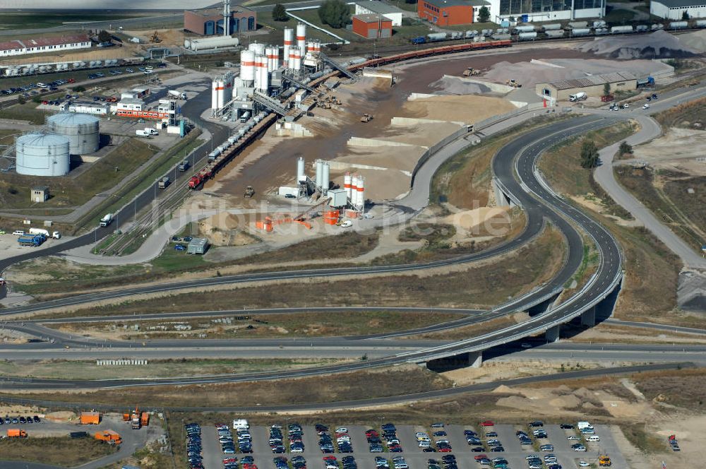 Luftaufnahme Schönefeld - Straßenführung zum Flughafen Berlin-Schönefeld BBI (SXF) im Nordosten