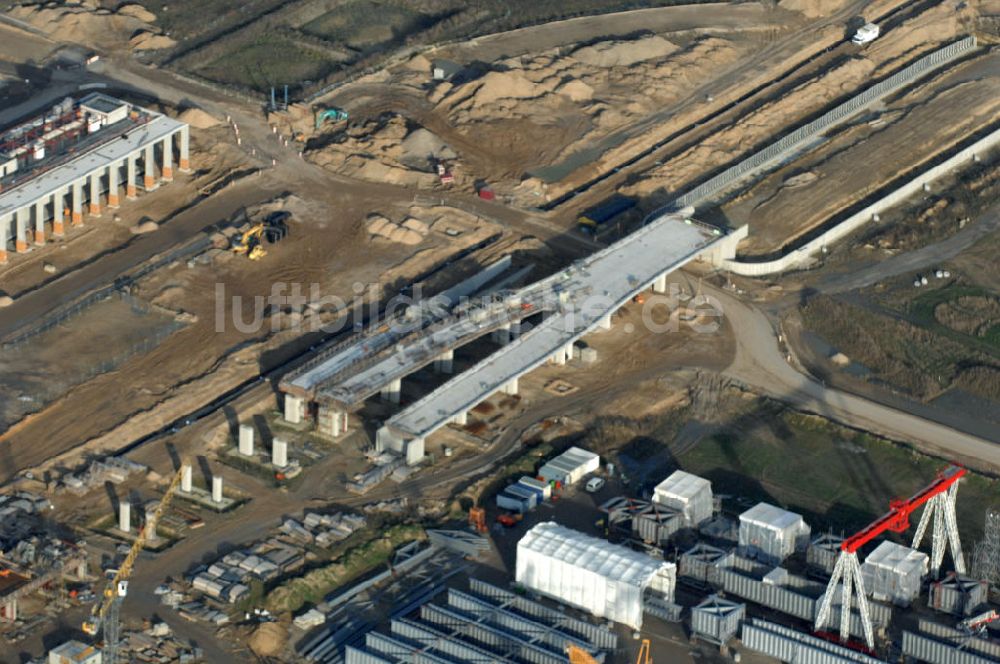 Schönefeld von oben - Straßenführung zum Flughafen Berlin-Schönefeld BBI (SXF) im Nordosten