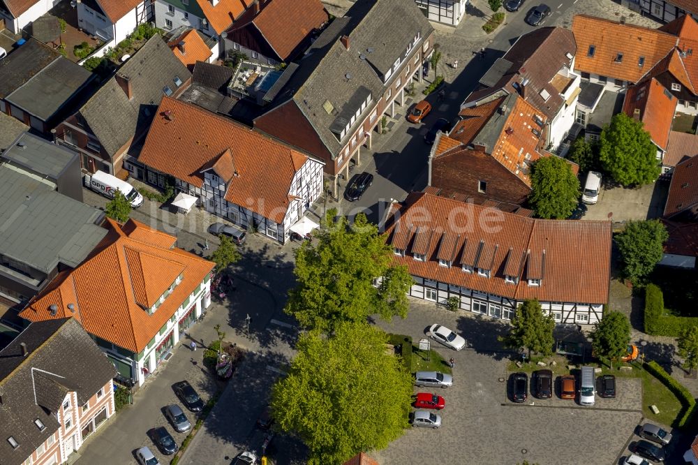 Rietberg von oben - Straßenkreuzung in Rietberg im Bundesland Nordrhein-Westfalen