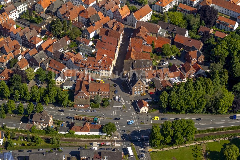 Warendorf aus der Vogelperspektive: Straßenkreuzung in Warendorf im Bundesland Nordrhein-Westfalen