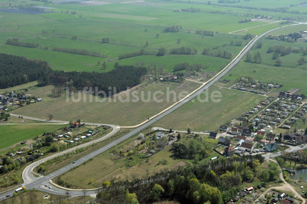 BEELITZ aus der Vogelperspektive: Strassenverlauf der B2 Ortsumgehung Beelitz