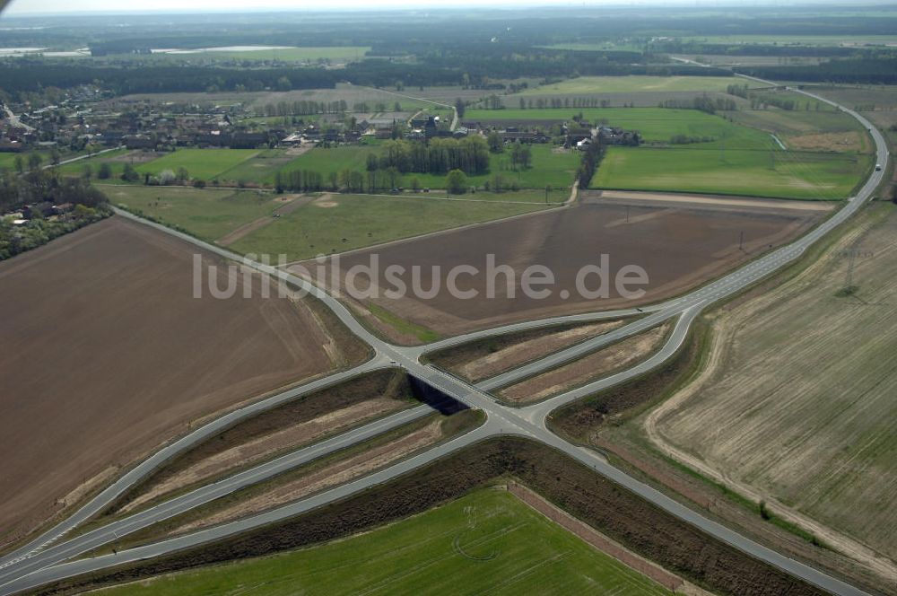 BENSDORF von oben - Strassenverlauf der L96 Ortsumgehung Bensdorf