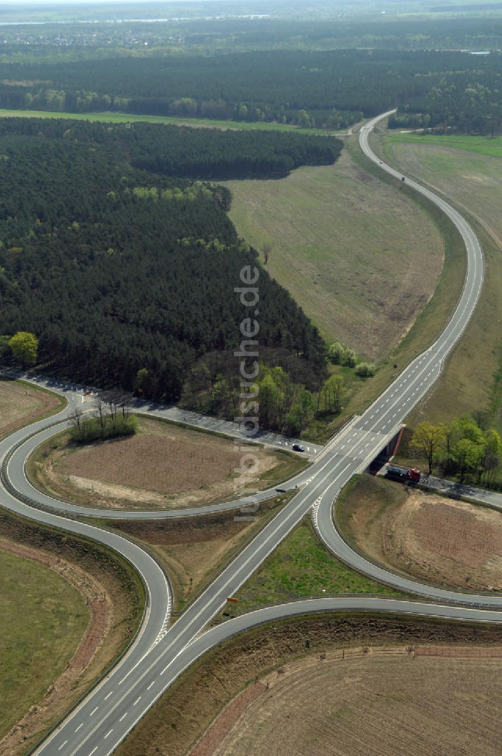 BENSDORF von oben - Strassenverlauf der L96 Ortsumgehung Bensdorf