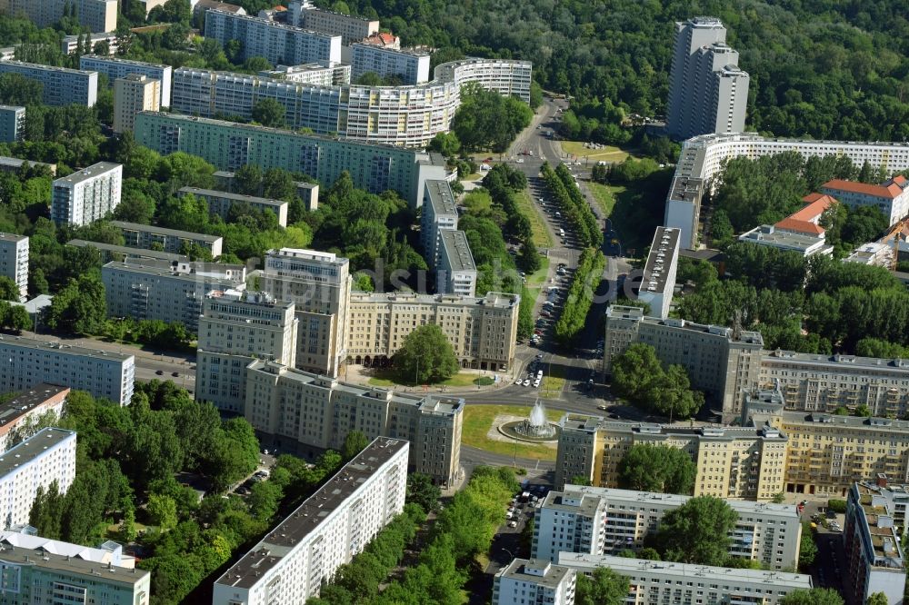 Berlin aus der Vogelperspektive: Strausberger Platz Berlin in Berlin Friedrichshain