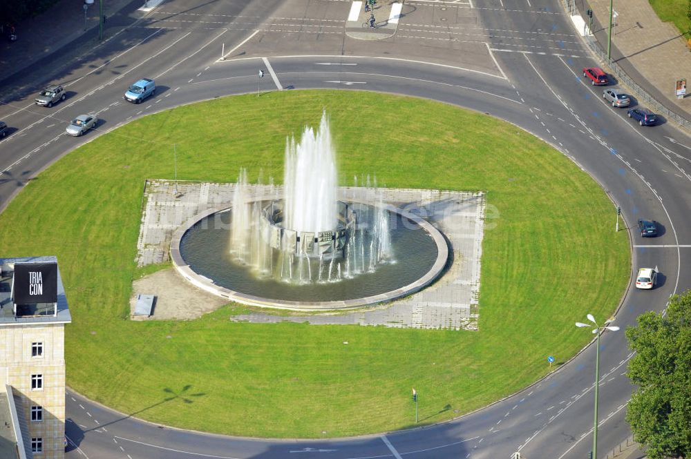 Berlin Mitte von oben - Strausberger Platz in Berlin-Friedrichshain