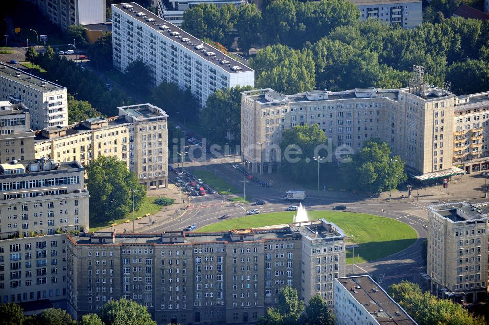 Berlin aus der Vogelperspektive: Straußberger Platz in Berlin-Friedrichshain