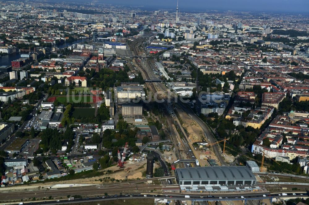 Luftaufnahme Berlin Friedrichshain - Strecken- Ausbau Bahnhof Ostkreuz im Stadtteil Friedrichshain von Berlin