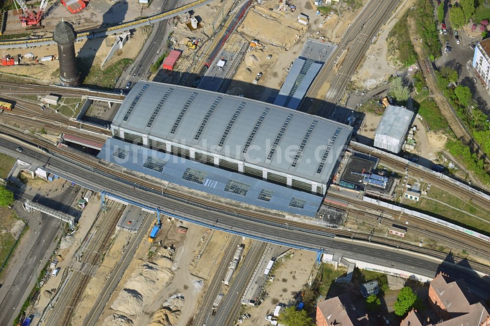 Luftaufnahme Berlin - Strecken- Ausbau Bahnhof Ostkreuz im Stadtteil Friedrichshain von Berlin