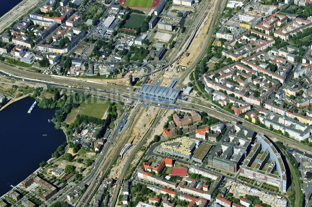 Berlin aus der Vogelperspektive: Strecken- Ausbau Bahnhof Ostkreuz im Stadtteil Friedrichshain von Berlin