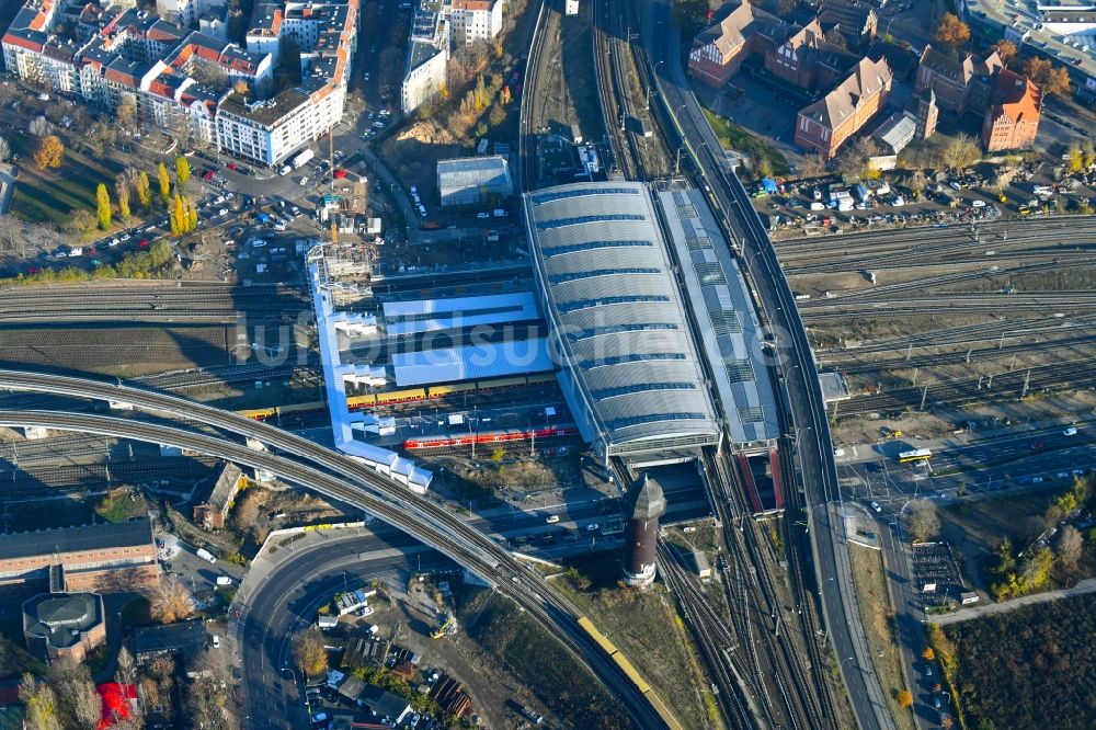 Luftbild Berlin - Strecken- Ausbau am Bahnhof Ostkreuz im Stadtteil Friedrichshain von Berlin