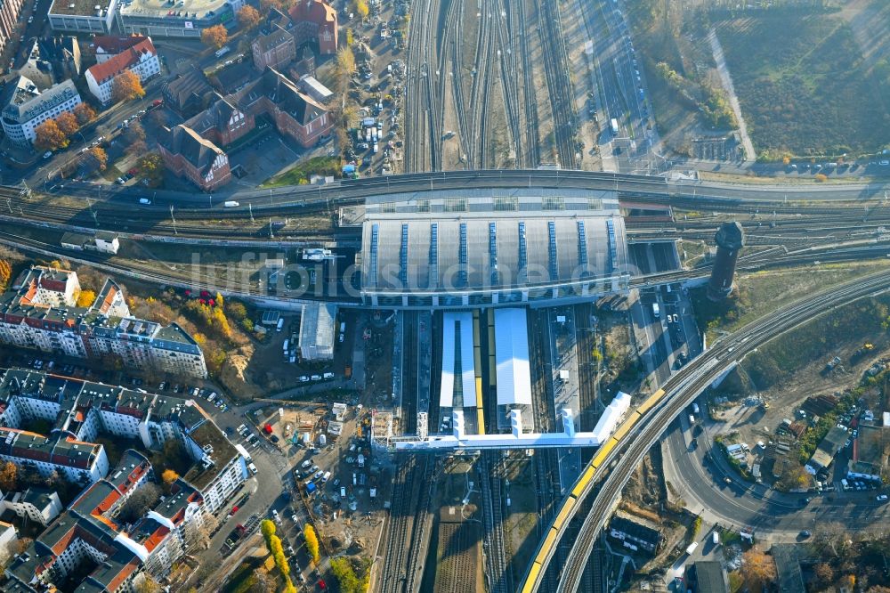 Berlin von oben - Strecken- Ausbau am Bahnhof Ostkreuz im Stadtteil Friedrichshain von Berlin