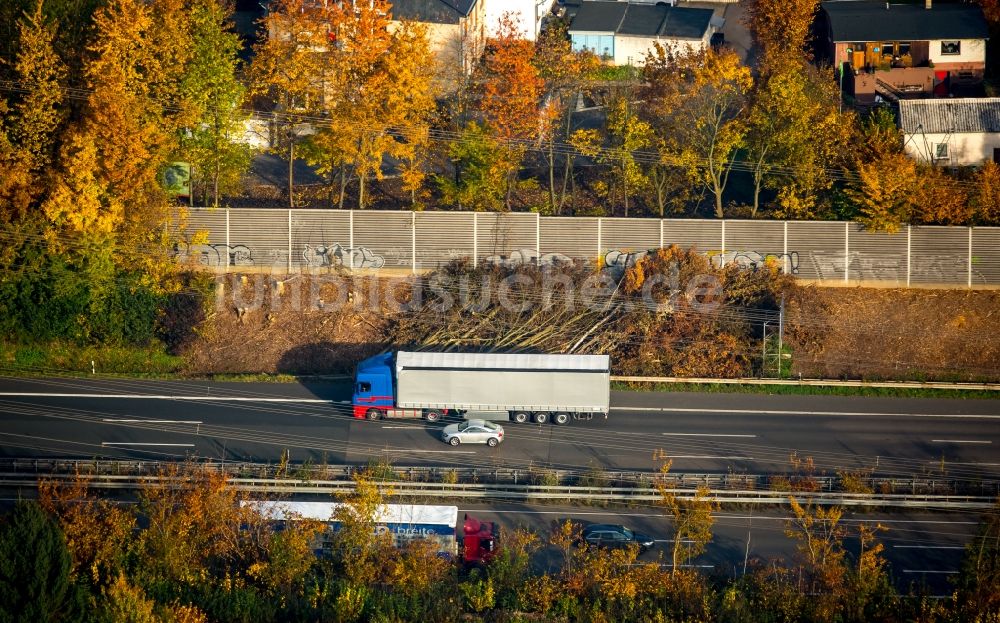 Witten von oben - Streckenabschnitt der Bundesautobahn A 44 im Bereich der Abfahrt Witten-Zentrum in Witten im Bundesland Nordrhein-Westfalen