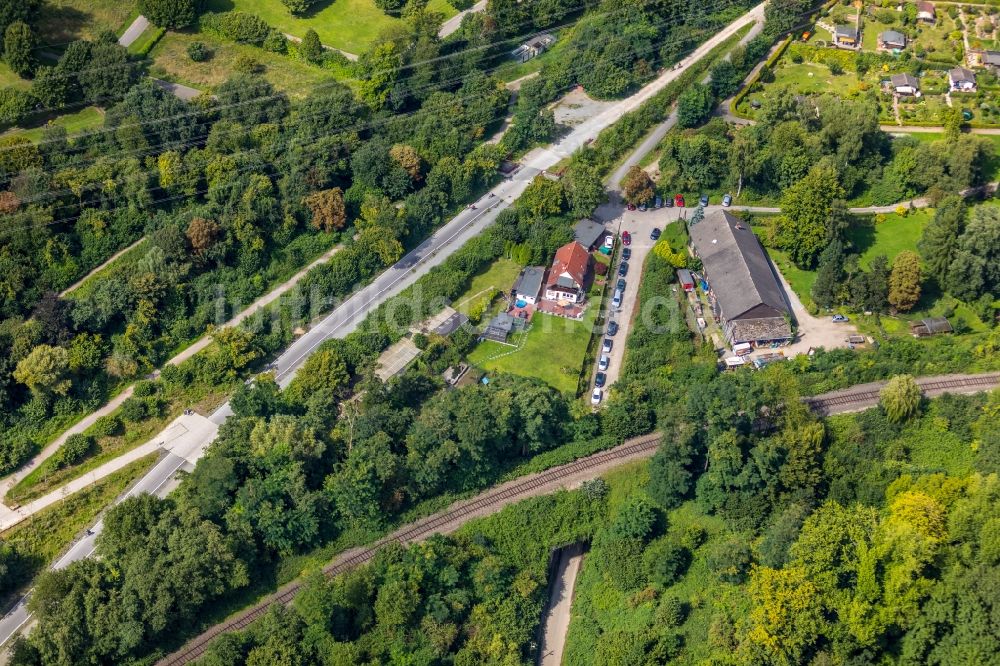 Essen aus der Vogelperspektive: Streckenführung des Radweges - Skatebahn neben der Böhmerstraße in Essen im Bundesland Nordrhein-Westfalen - NRW, Deutschland