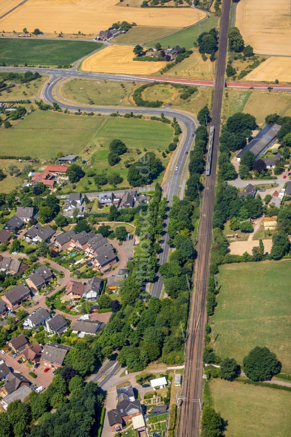 Luftbild Voerde (Niederrhein) - Streckennetz der Deutschen Bahn in Voerde (Niederrhein) im Bundesland Nordrhein-Westfalen - NRW, Deutschland