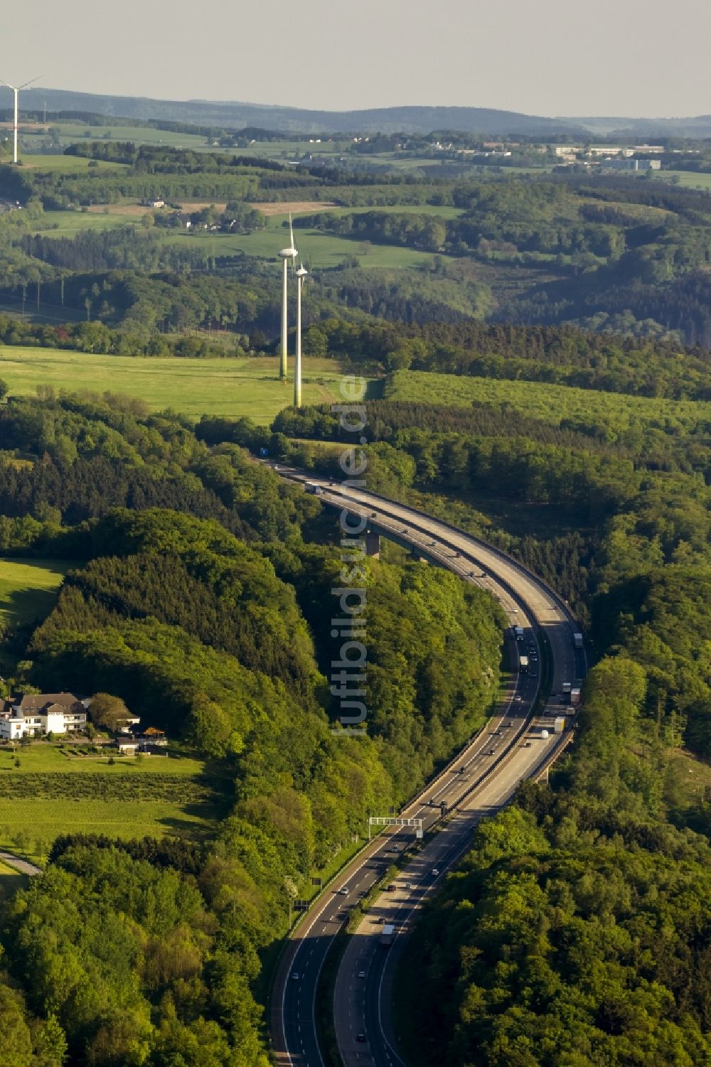 Hagen von oben - Streckenverlauf der Sauerlandlinie Autobahn BAB A45 bei Hagen in Nordrhein-Westfalen