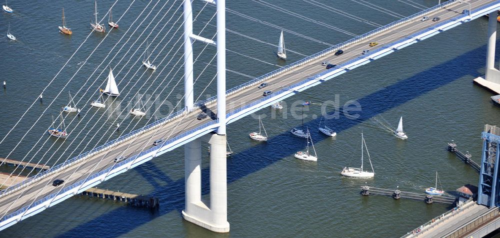 Hansestadt Stralsund von oben - Strelasundquerung / Rügenbrücke mit Rügendamm in Stralsund