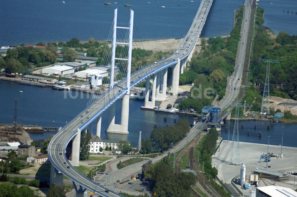 Luftbild Stralsund - Strelasundquerung und Rügendamm- Brücke der Insel Rügen