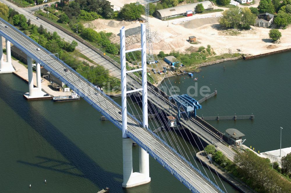 Stralsund von oben - Strelasundquerung und Rügendamm- Brücke der Insel Rügen