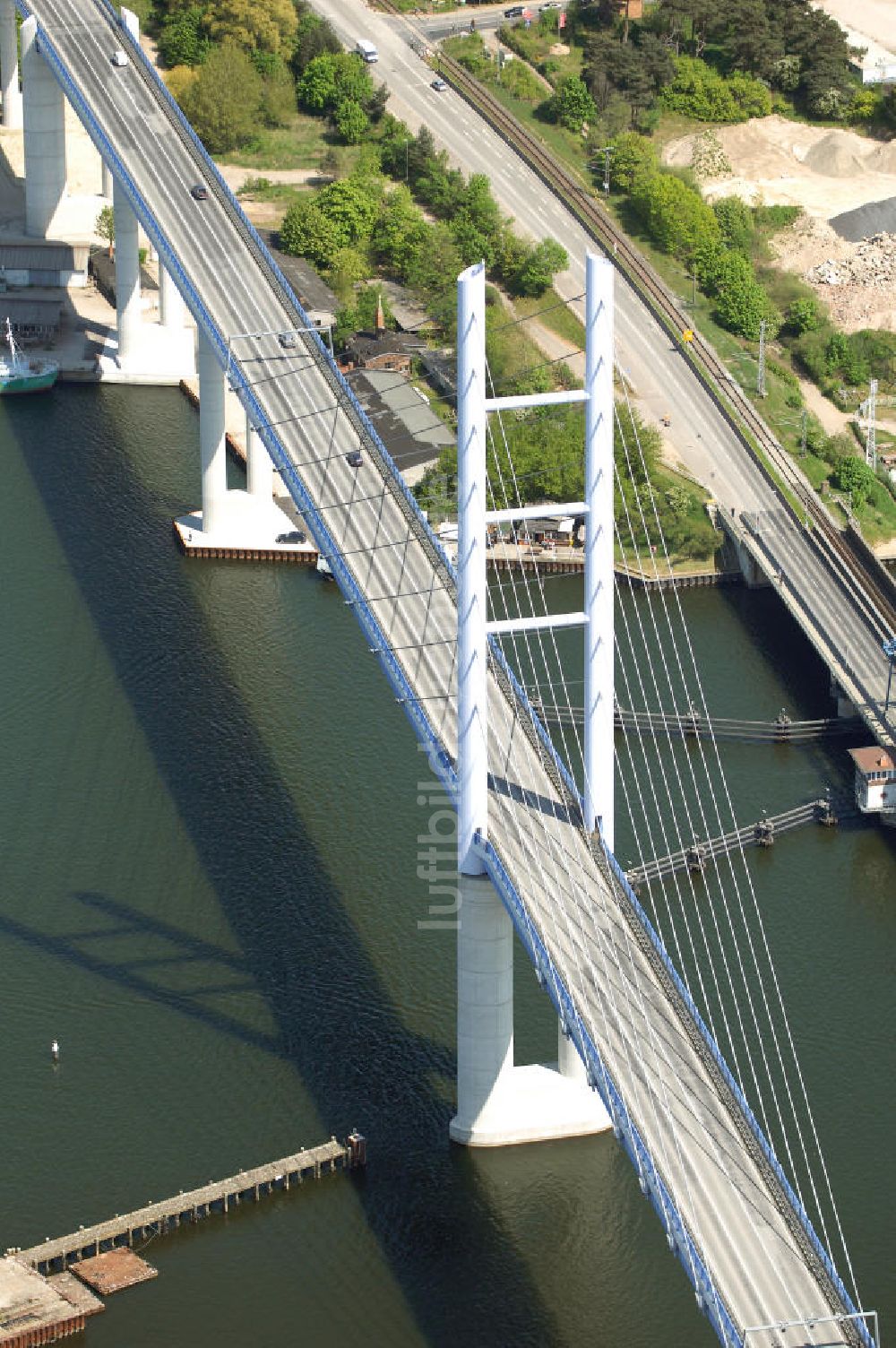 Luftbild Stralsund - Strelasundquerung und Rügendamm- Brücke der Insel Rügen